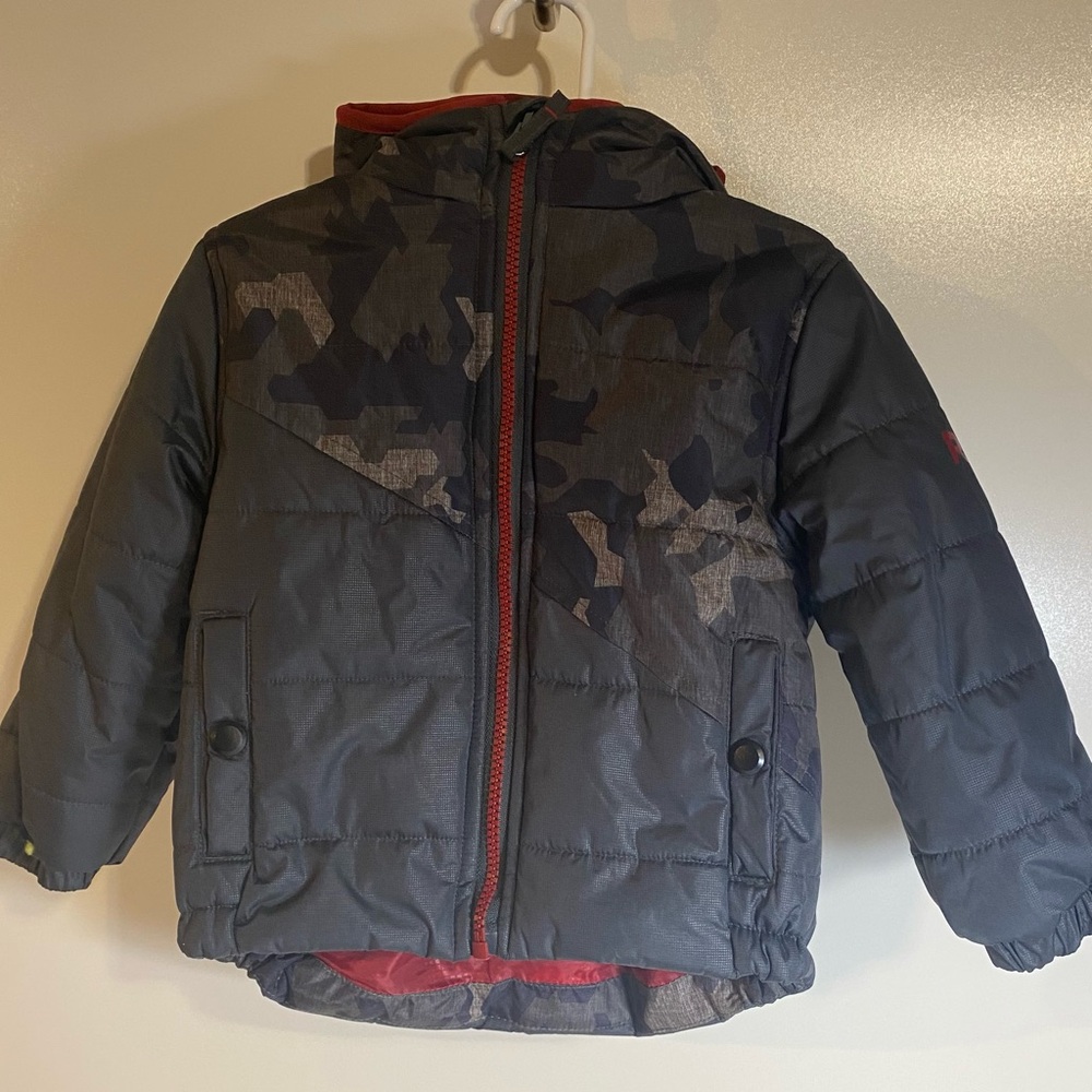 RM 1958 Gray Camouflage Detail Hooded Puffer Jacket With Hood Size 24M